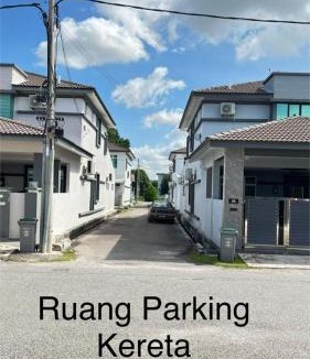 Krubong House | Kiki's room for men