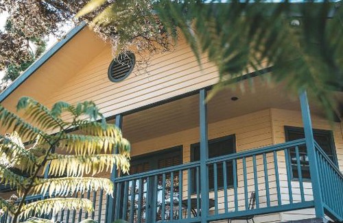 Volcano Hotel | Kilauea Lodge and Restaurant