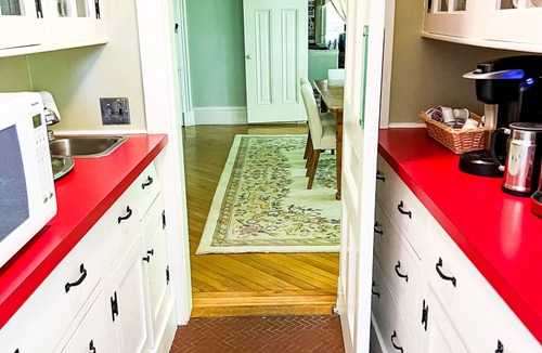 Whippleville House | Kilburn Manor 1820 Historical house