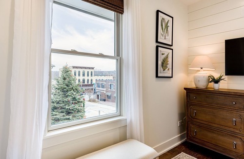 West Dundee Apartment | Kildahl House - Boutique Farmhouse Suite #4