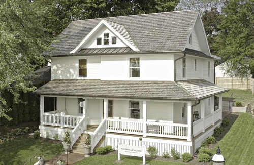 West Dundee Apartment | Kildahl House - Boutique Farmhouse Suite #4