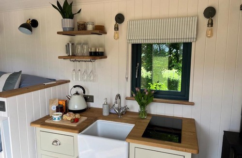 Mabe Apartment | Kilden Hut - Perranwell Station