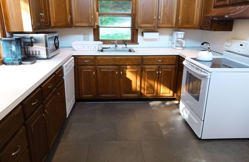 Pittsfield House | Killington area home - 4-seasons, hot tub and A/C