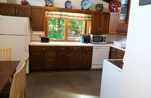 Pittsfield House | Killington area home - 4-seasons, hot tub and A/C