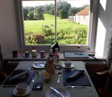 Petworth Bed & Breakfast | Kilsham Farm