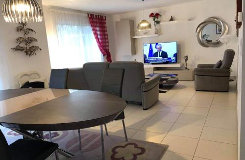 Auray Bed & Breakfast | Kim MAO