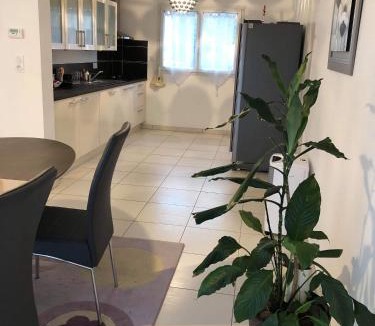 Auray Bed & Breakfast | Kim MAO