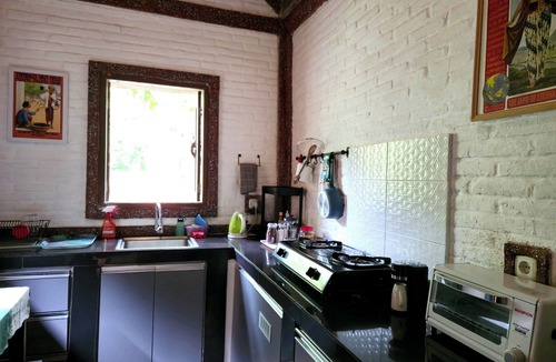 Senggigi House | Kimbaran Bungalow in Tropical Valley Near Beach & Nature Reserve with WiFi
