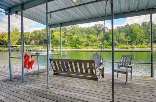 Kimberling City Cottage | Kimberling City Oasis: Boat Slip, Kayaks & More!