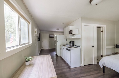 Kimberling City Hotel | Kimberling Cove M1