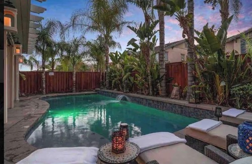 Lake Elsinore House | Kimberlys Chandelier Château Palm Resort, 6 Bed 5 Bath. Salt Water Pool + SPA!