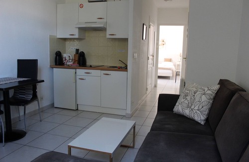 Prado - Republique Apartment | Kimi Résidence