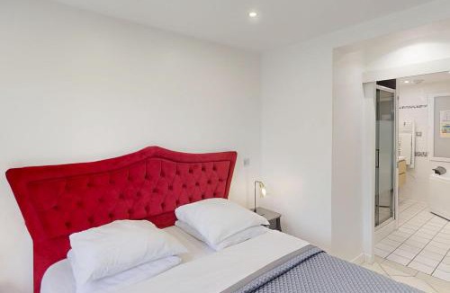 Osny House | Kimia Suite Room
