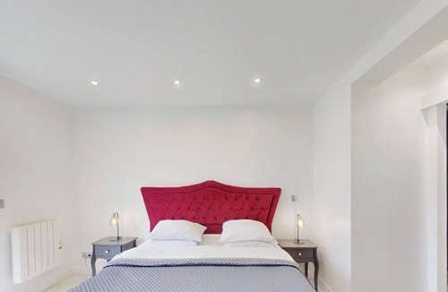 Osny House | Kimia Suite Room