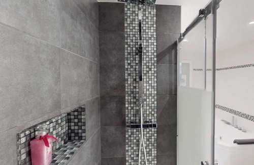 Osny House | Kimia Suite Room