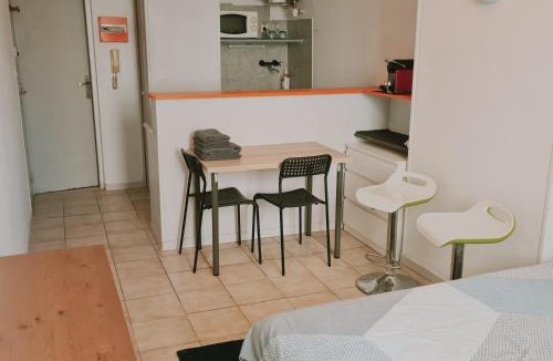 Bourgogne Apartment | Kimme Orange - Plein centre ancien