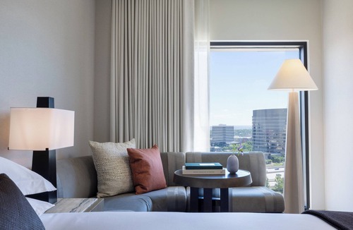 Southmoor Park Hotel | Kimpton Claret Hotel by IHG