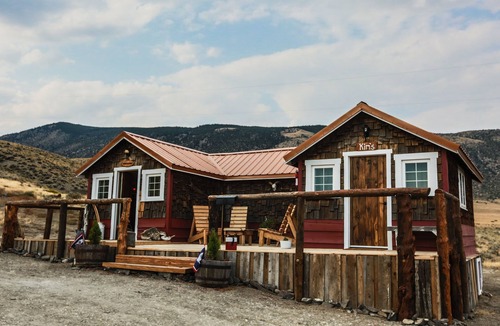 Cody Cabin | Kims Cozy Rustic Cabin 5 min. from Cody