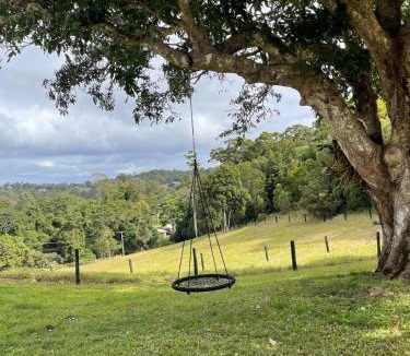 Kin Kin House | Kin Kin Farm House - Pets Allowed