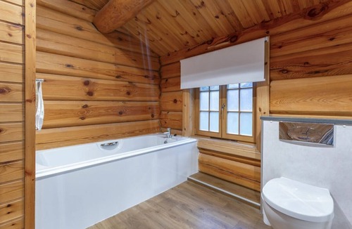 Glenisla Cabin | Kinder Lodge (Pet), Dundee