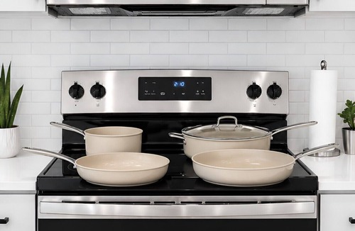 Sherman Apartment | King 1BR · Extended Stay · Pool & Gym + Laundry