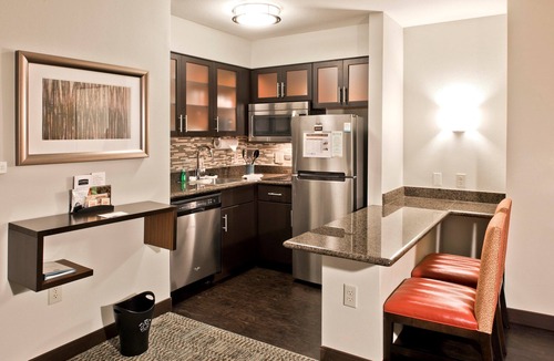 Ballantyne Apartment | King Accessible Studio | Free Breakfast & Pool