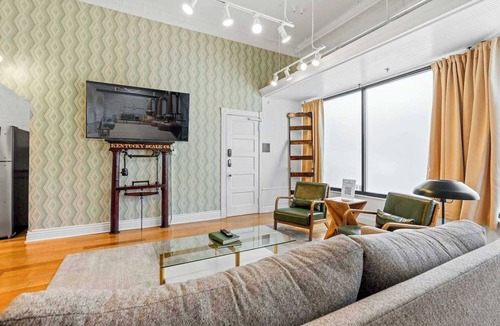 Shelby Park Apartment | KING ADA Sleep8 4Beds 2BA Swepson Escape 101