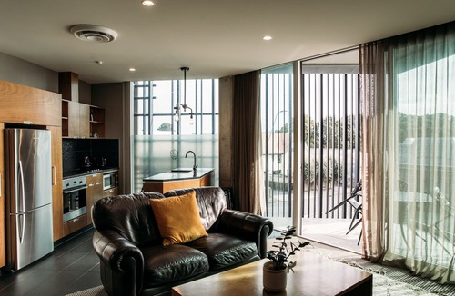 New Plymouth CBD Hotel | King and Queen Hotel Suites