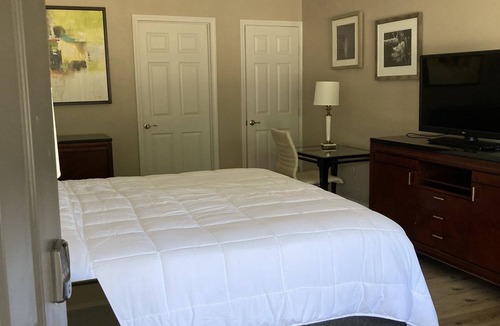 Wappapello Resort | KIng and queen rooms adjoin w/high speed internet