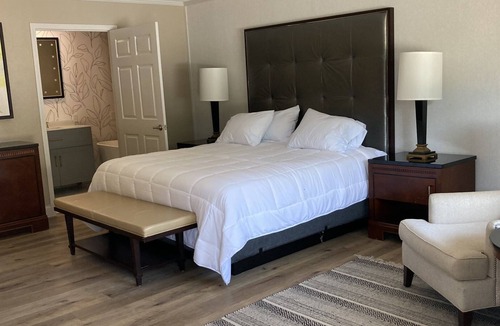 Wappapello Resort | KIng and queen rooms adjoin w/high speed internet