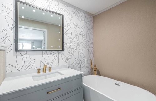 Wappapello Resort | KIng and queen rooms adjoin w/high speed internet