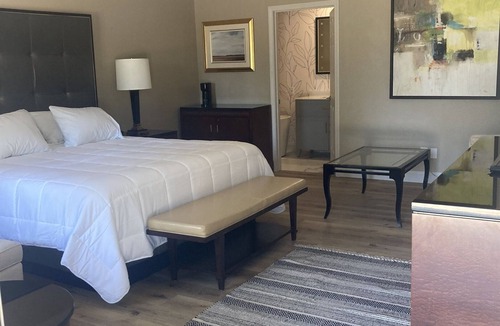 Wappapello Resort | KIng and queen rooms adjoin w/high speed internet