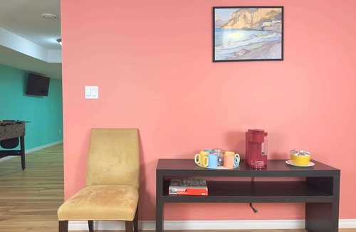 Port Colborne House | King Bed 1BR Plus Den Near Nickel Beach and Marina