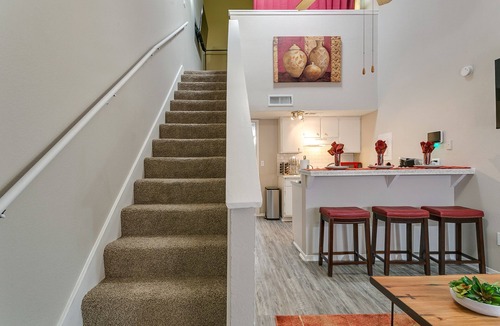 Central Arlington Apartment | King Bed✶4K TVs✶Ultra Fast Internet✶2 Car Parking #107