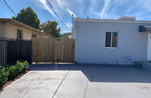 Allapattah Apartment | King Bed! 5 minutes from everything in Miami
