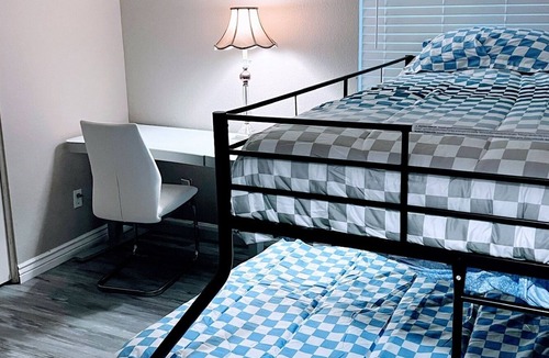 Rancho Cordova House | King Bed Backyard Pet OK Long Term & Short Term