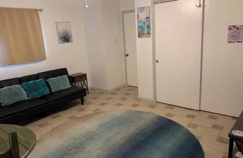 South Side House | King-bed Beach Fishing Boat Pkg Work-Trip Tub Couples Central Private Quiet