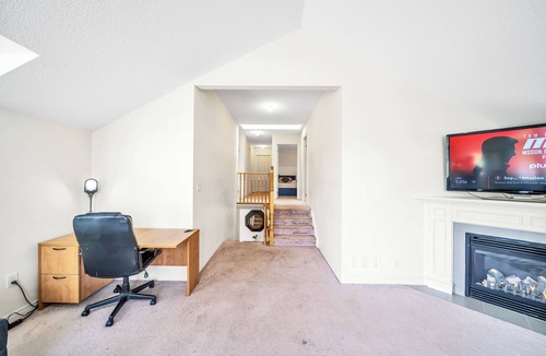 Ajax House | King Bed Comfort On Main Floor