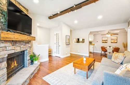 South Tulsa Condo | KING Bed Condo on Riverside; Great for Long Stays!