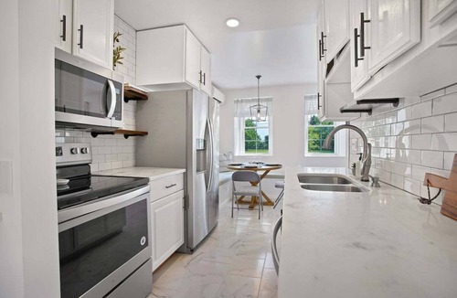 Parkesburg Apartment | King Bed, Cozy Patio Fire-Pit Area