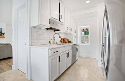 Parkesburg Apartment | King Bed, Cozy Patio Fire-Pit Area