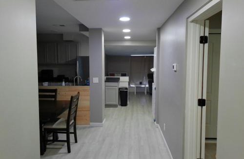 Fairfax House | King Bed Creekfront Retreat in Jacksonville
