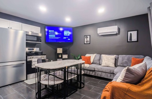 Fairfield Beach Apartment | King Bed Firepit Buckeye Lake Hebron 18 Mins