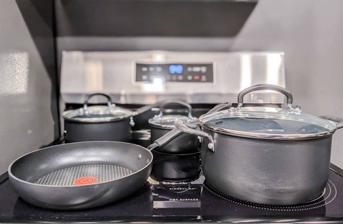 Fairfield Beach Apartment | King Bed Firepit Buckeye Lake Hebron 18 Mins