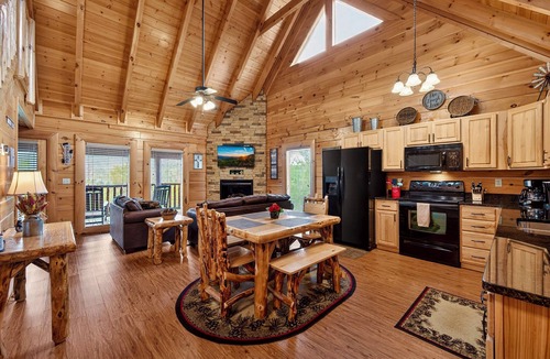 Sevierville Ski Chalet | King Bed, Gated Resort, Scenic View, Pool, Hot Tub