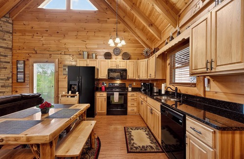 Sevierville Ski Chalet | King Bed, Gated Resort, Scenic View, Pool, Hot Tub
