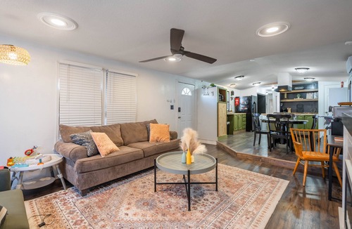 West Odessa House | King Bed Home w/Large Yard Pickleball + Pool Table