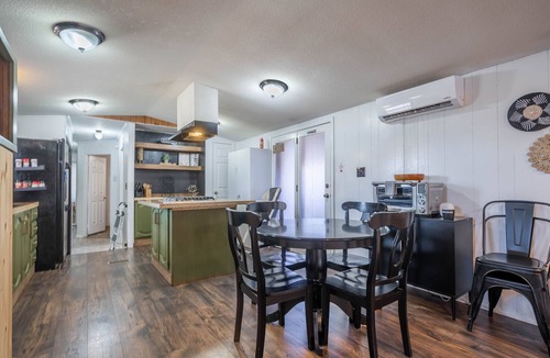 West Odessa House | King Bed Home w/Large Yard Pickleball + Pool Table
