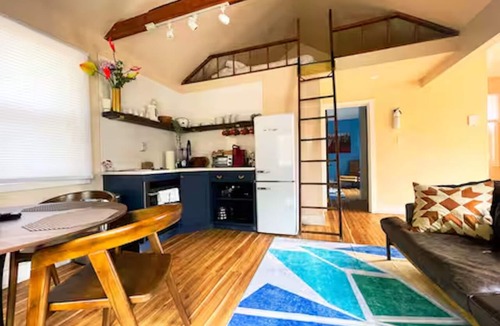 Ellenville Cabin | King Bed & Hot Tub, Unit C