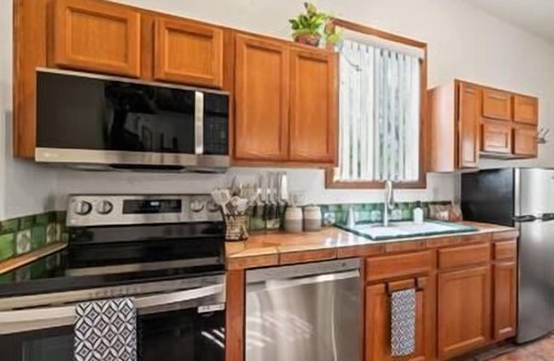 Campus Farm Villa | King Bed, Location, Pool, Fire Pit, & Views